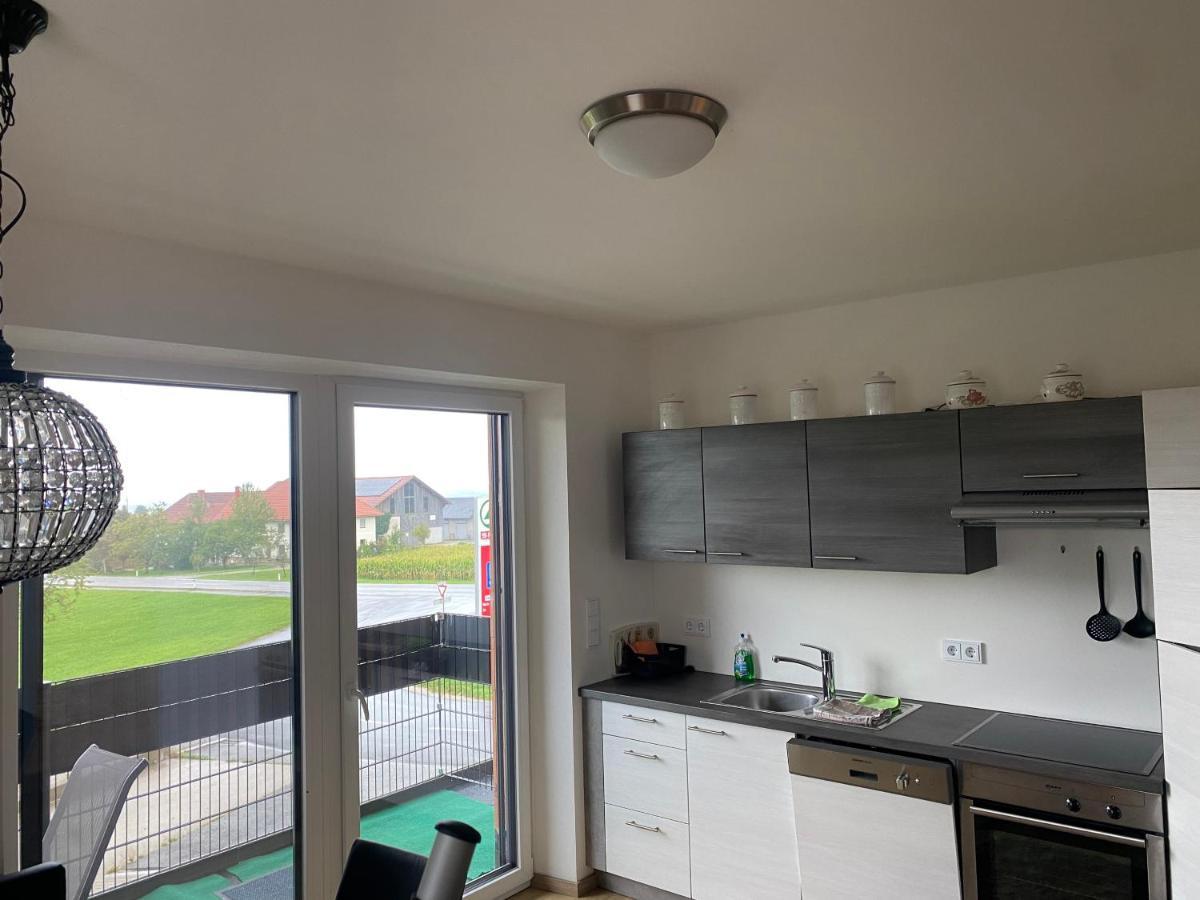 Wohnung City Nord Mit Balkon Herzogsdorf Екстериор снимка